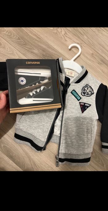 Converses et blouson bébé garçon