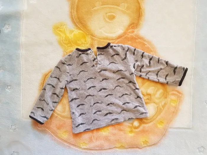 Haut de pyjama velours 18 mois - photo numéro 2