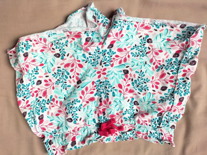 Short blanc, motifs multicolores