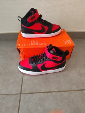 Nike court borough mid 2