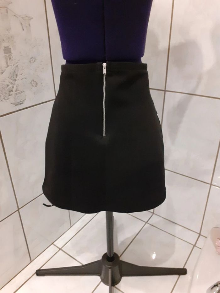 Jupe courte taille 36 ou S - photo numéro 2