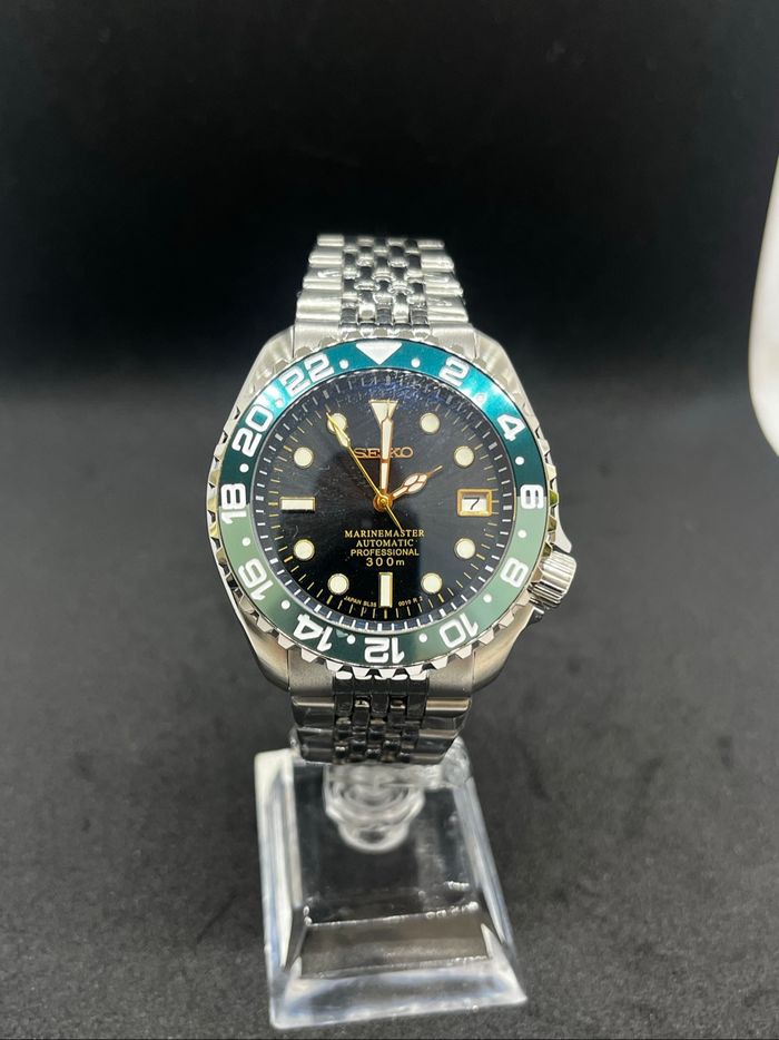 Montre custom 42 mm automatique verre saphir