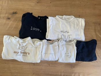 Lot pyjamas et body 12 mois