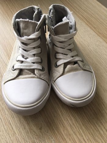 Chaussures style converse propre