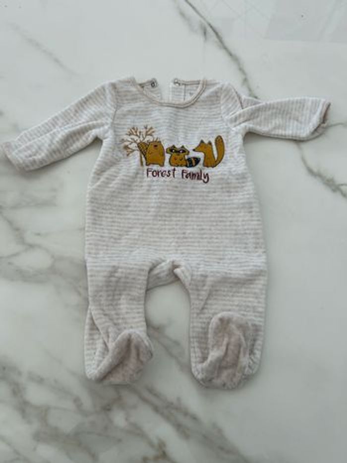 1️⃣ Pyjama bébé 1MOIS