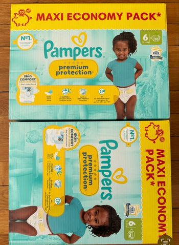 2 cartons de couches Pampers taille 6