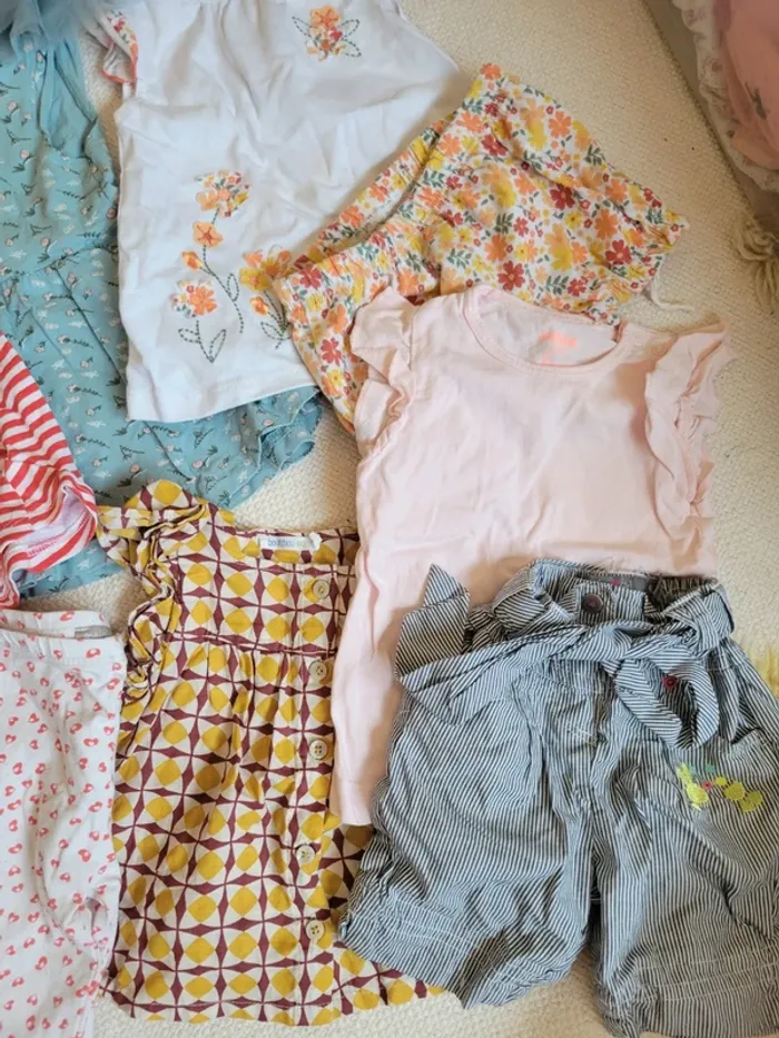 Lot vêtements fille 6m - photo numéro 4