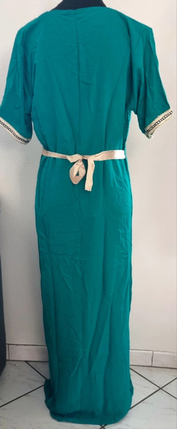 Djellaba brodée robe d'hôtesse - photo numéro 2