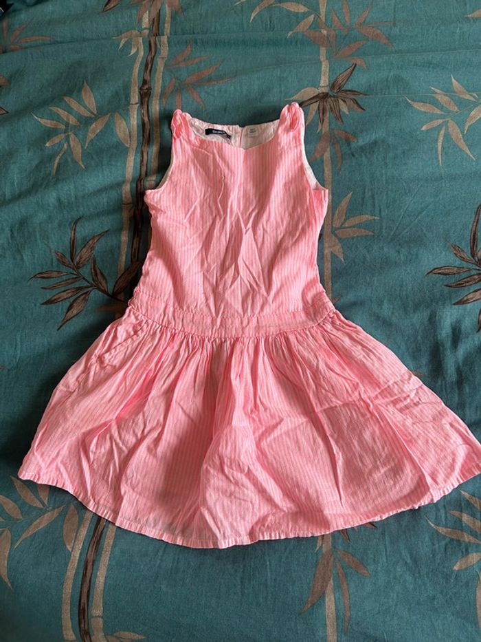 Robe okaidi 8 ans rose et blanc rayé