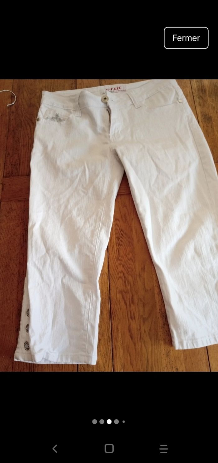 Pantalon - pantacourt en Jeans, neuf taille 40 avec broderie argentée - photo numéro 2