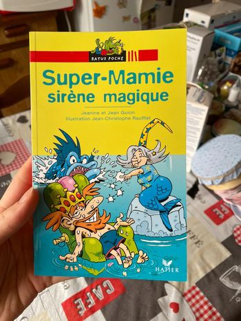 Livre super-mamie sirène magique