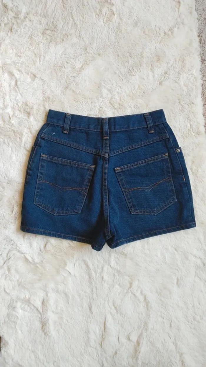 Mini short en jean vintage bleu foncé fermeture bouton - photo numéro 4