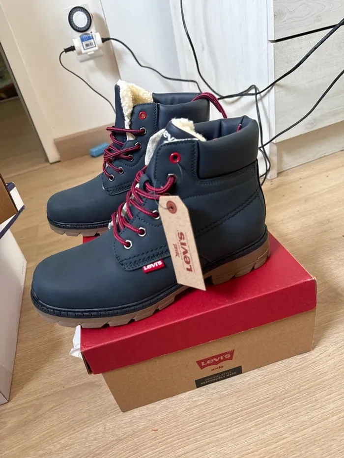 Magnifiques paires de bottines Levi’s neuves avec étiquette pointure 38 - photo numéro 6