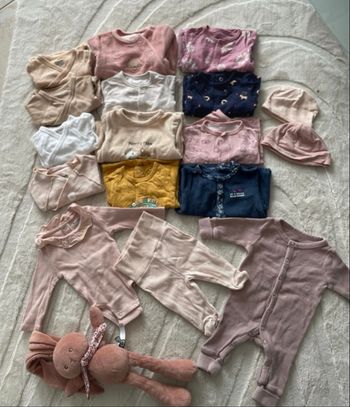 Lot bébé fille 1 mois 