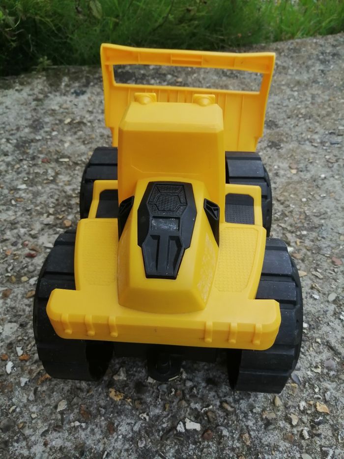 Tractopelle caterpillar - photo numéro 3