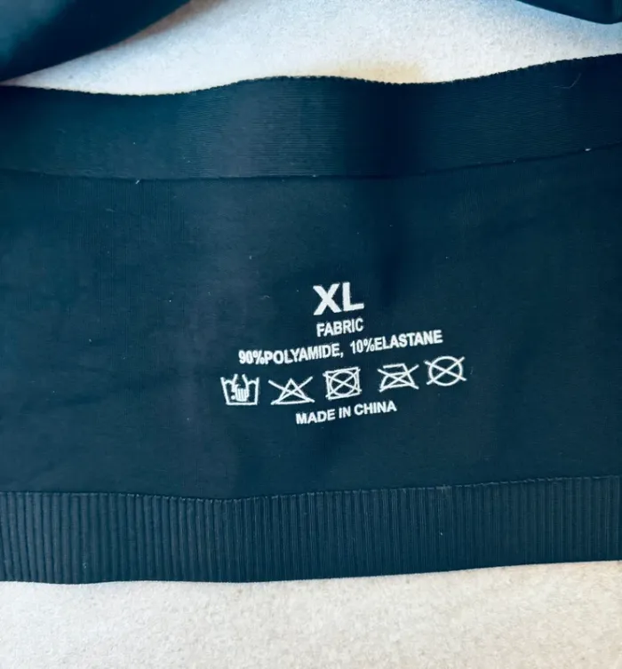 Magnifiques brassières d’allaitement noire et crème côtelées sans coutures XL neuve - photo numéro 3