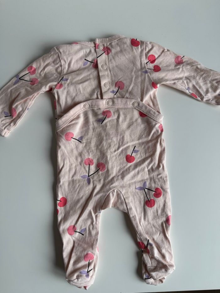 Pyjama 1 mois - photo numéro 2