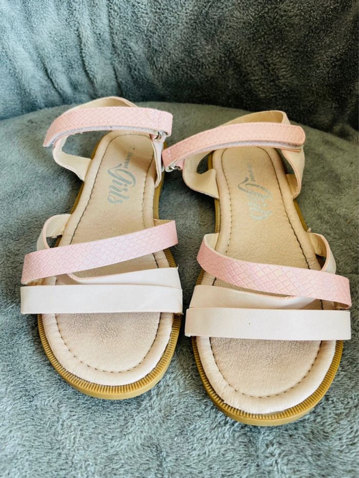 Lot chaussures sandales fille été - photo numéro 3