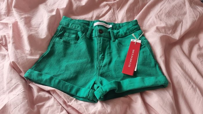 Short fille