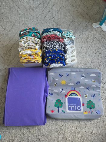 Lot de 16 couches lavables Bambino Mio – NEUVES – avec sac étanche & boîte d’origine