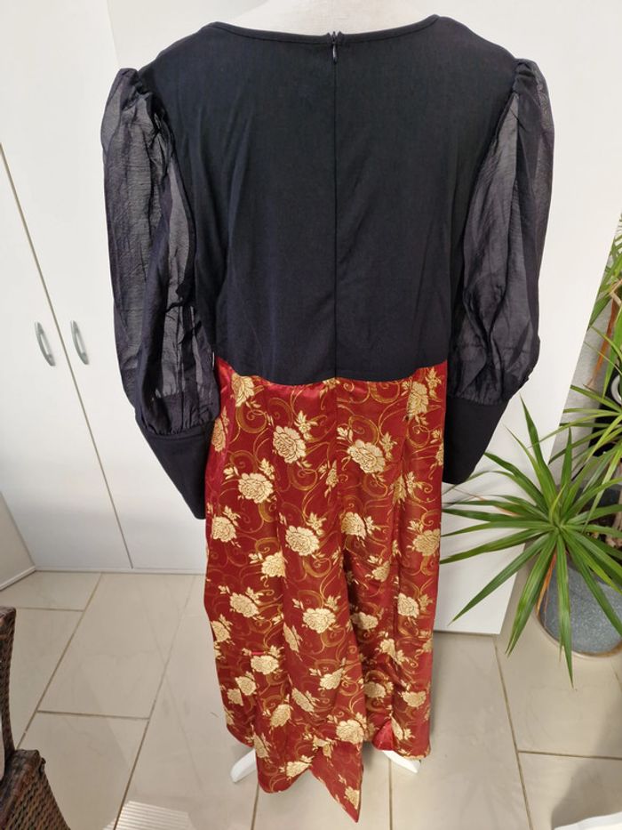 Robe Chic Elegante Noire Rouge Fleurs Dorées Perles Manches Transparentes - photo numéro 6