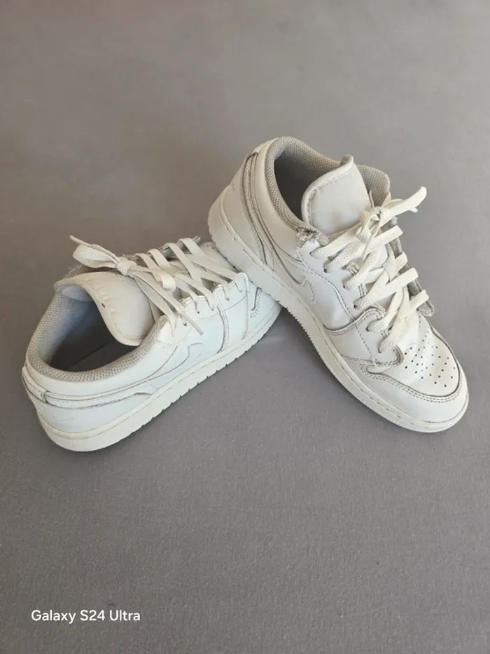 Nike Air Jordan 1 Low Blanche - Taille 36,5 - Très bon état