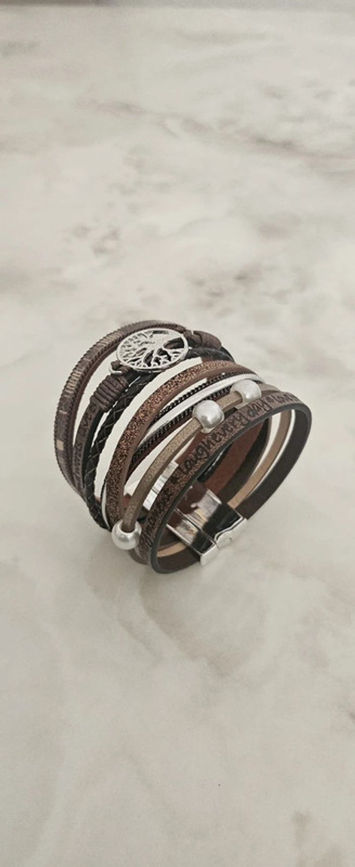 Bracelet en cuir pour femmes