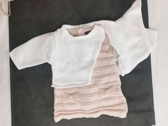 Ensemble 👣 Pull robe rose dorée kiabi et gilet blanc cache cœur cocoon 1mois/54cm - photo numéro 5