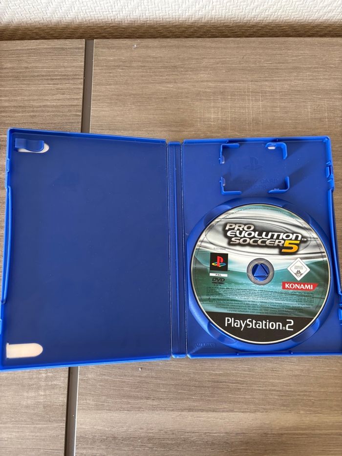 Pro évolution Soccer 5 Ps2 - photo numéro 4