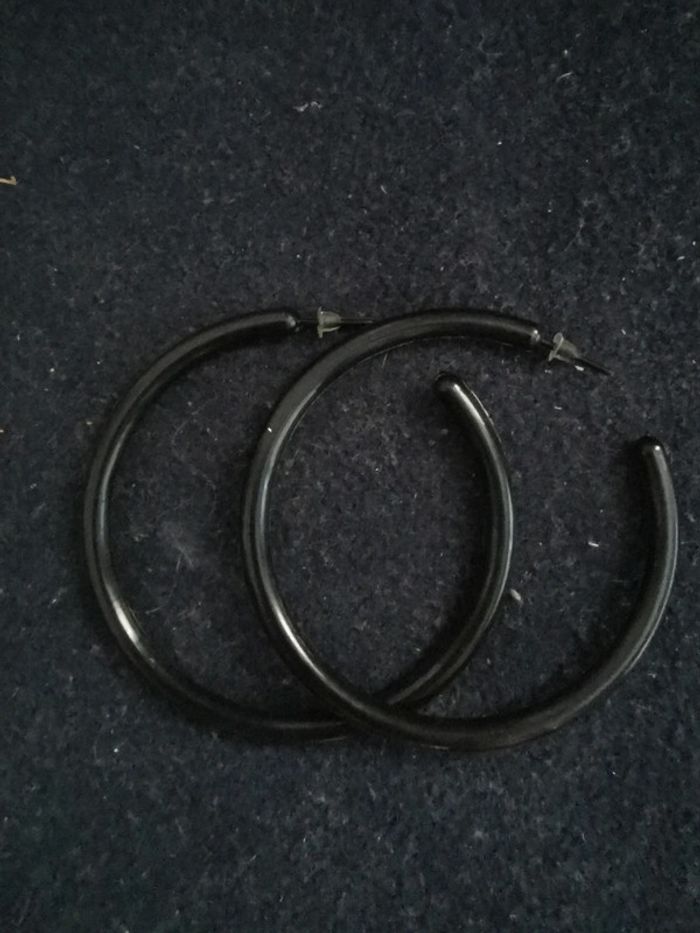 Créoles style rétro en plastique