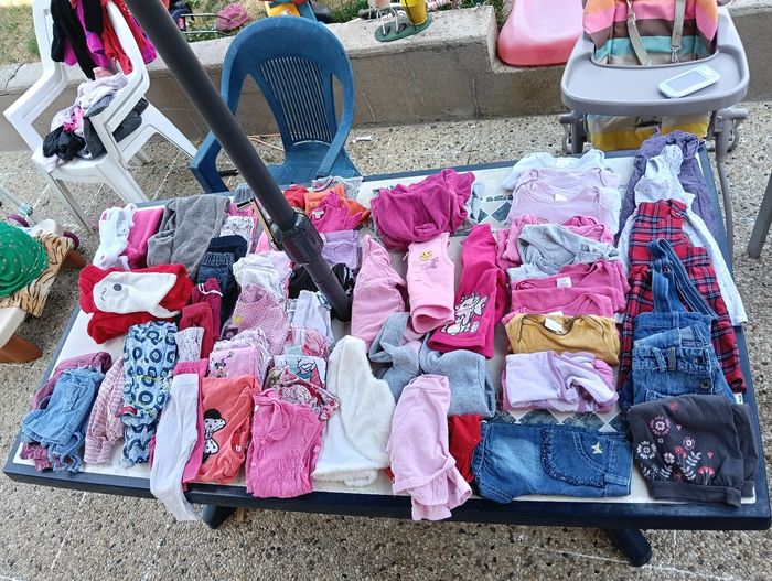 Lot vêtements fille 18 mois toutes saisons