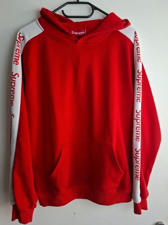 Sweat à capuche Supreme rouge – Taille L – Made in Canada - photo numéro 5