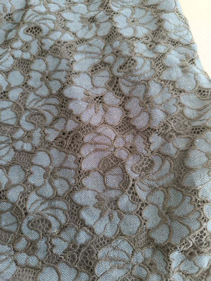 Robe simili cuir et dentelle Cassis taille 40 - photo numéro 2