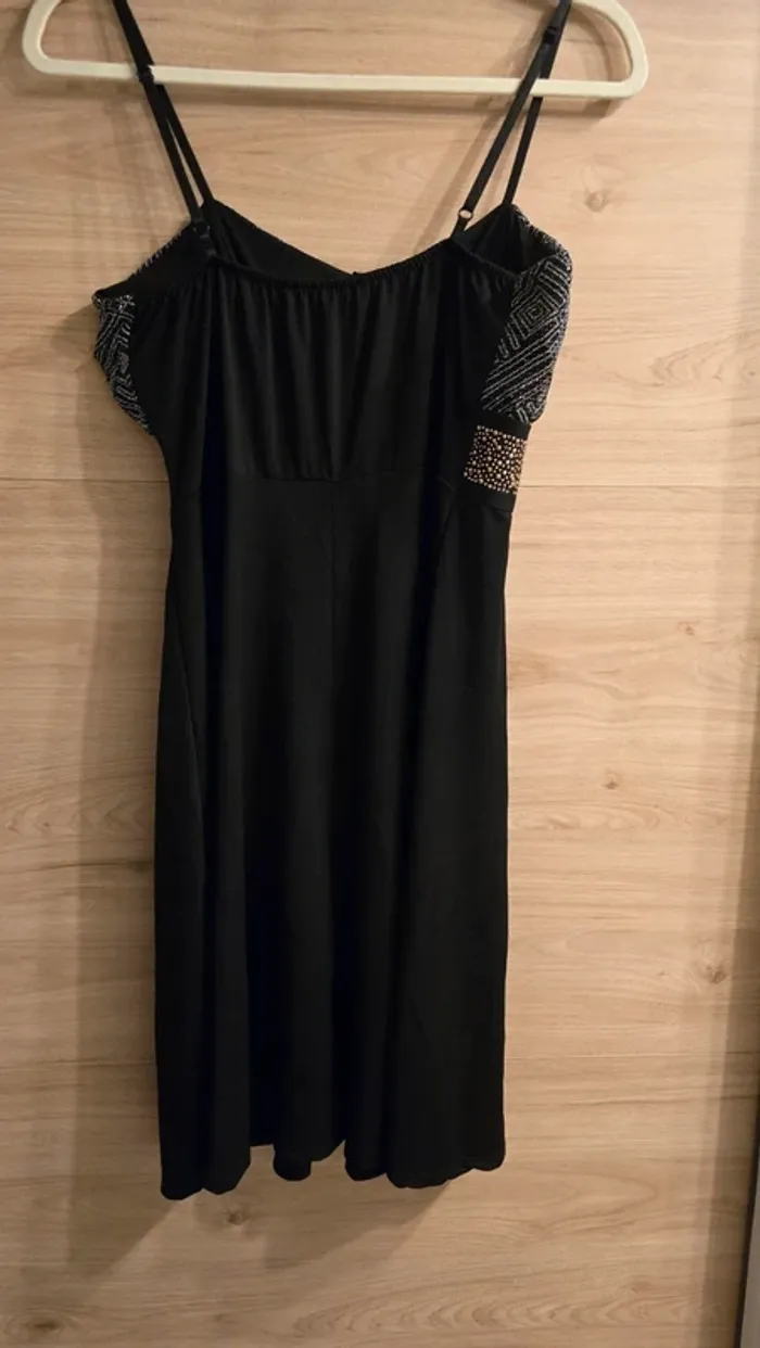 Robe festive neuve ! - photo numéro 4