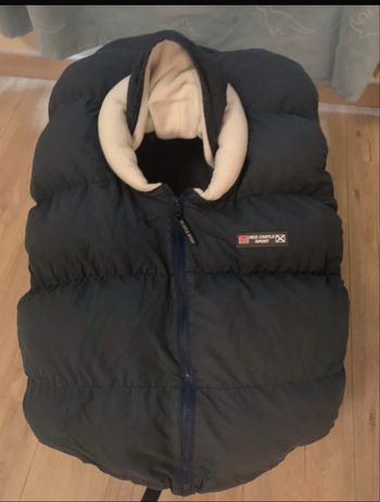 Couvre cosy red castle