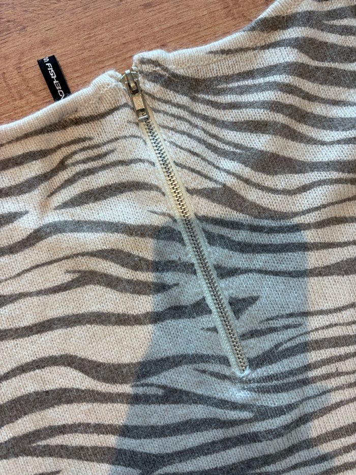 Pull femme gris et blanc motif zèbre taille s - photo numéro 3