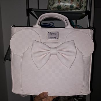 Loungefly minnie 