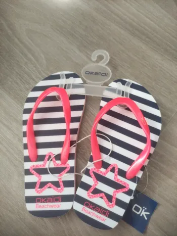 Tongs Okaïdi neuve avec étiquette taille 29