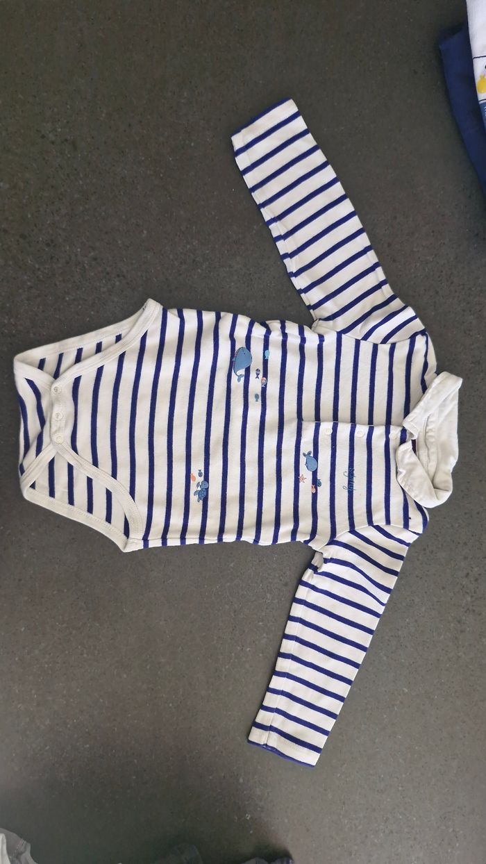Bodys taille 18mois - photo numéro 3
