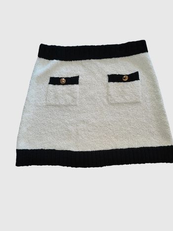 Mini-jupe Zara blanche taille L - Élégance intemporelle