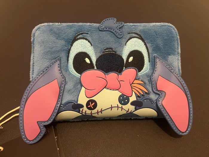 Loungefly porte feuille Stitch Scrump SDCC - photo numéro 2