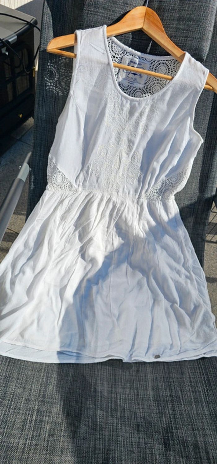 Robe Superdry taille 38 - photo numéro 2