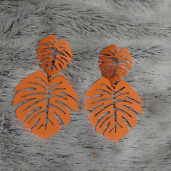 Magnifique boucle d'oreille neuve