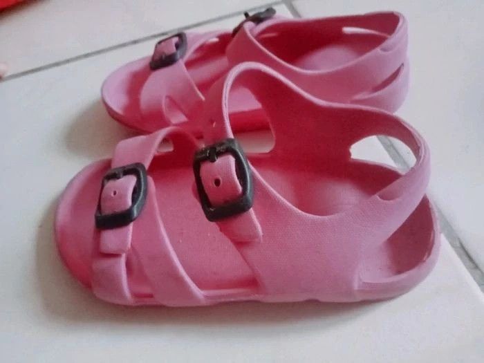 Lot de 4 chaussures pour fille 26/27 - photo numéro 6