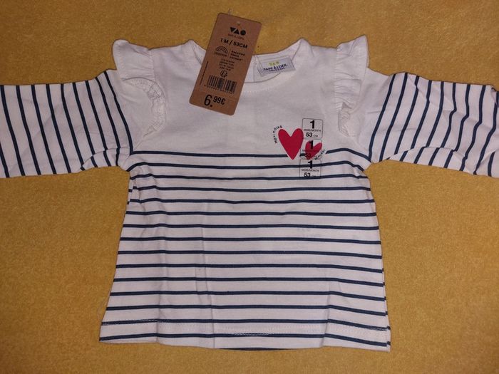 T shirt tape à l'œil