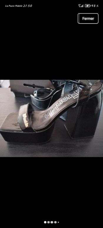 Sandale style année 70