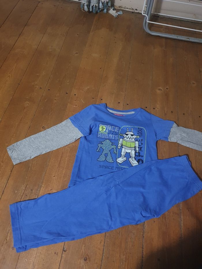 Pyjama deux piece garçon T.5ans