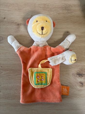 Doudou marionnette singe les loustics moulin Roty