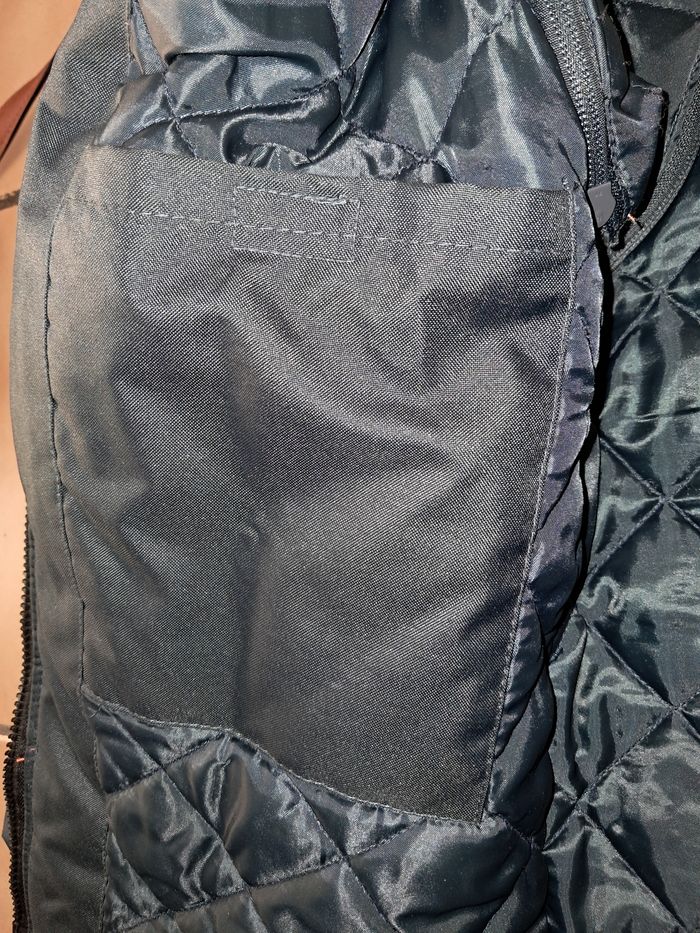 Veste de travail neuve taille S neube sans etiquette. Tient chaud - photo numéro 5