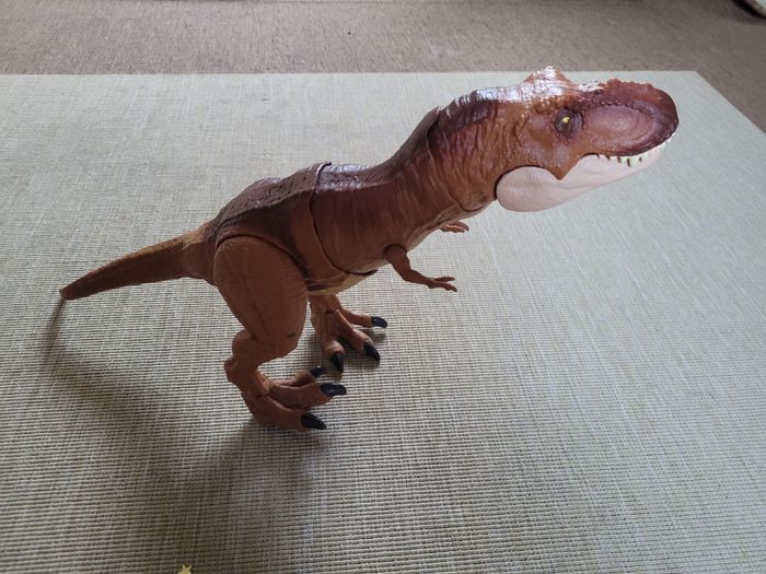 T-Rex Jurassic World - photo numéro 2